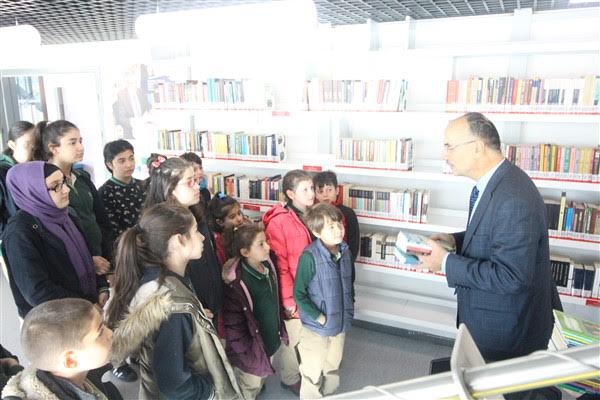 Özel İlim öğrencilerinden kütüphane ziyareti