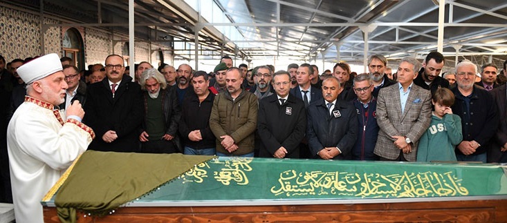 ZEYNEP GÖZYAŞLARIYLA UĞURLANDI