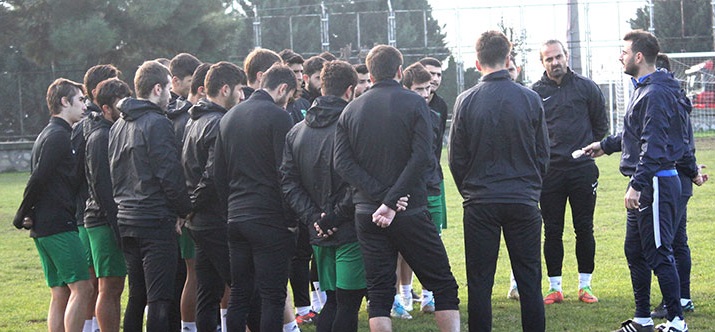 Takımı Ağace çalıştırdı