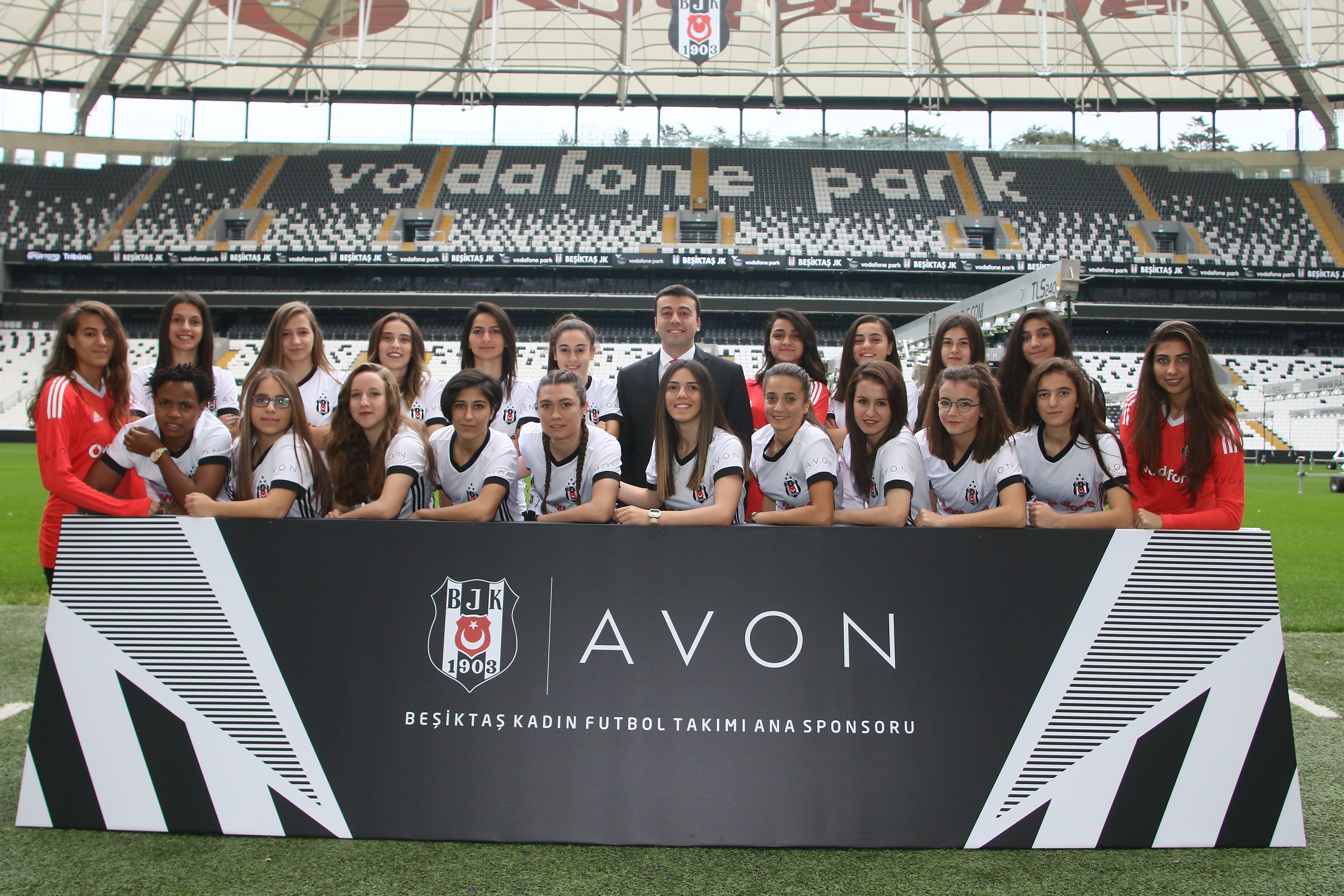 KADIN FUTBOLUNDA  YEPYENİ BİR DÖNEM BAŞLIYOR