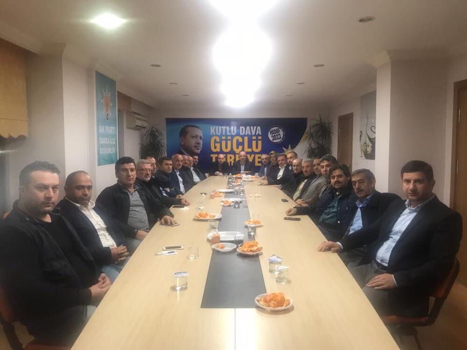 Bıyık mahalle turu yaptı