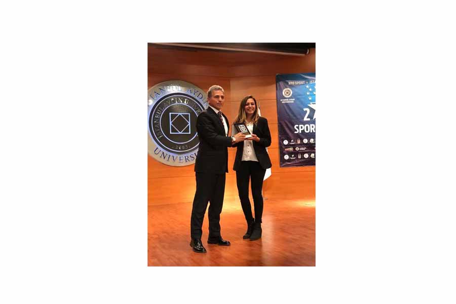 ALİ DÜŞMEZ’E ÖDÜL