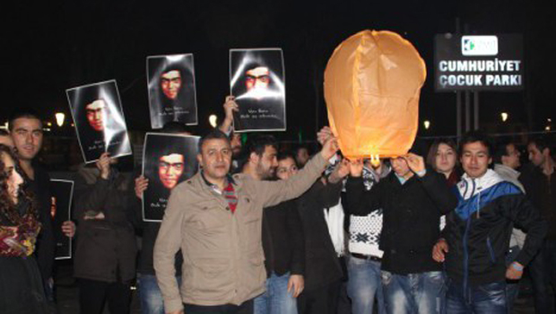 Berkin’in doğum gününde dilek feneri uçurdular