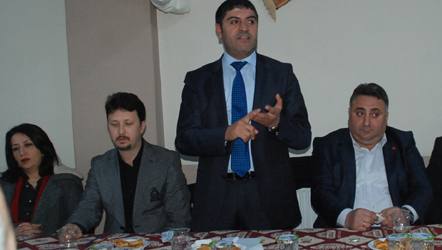 Koç, derneklere hem anlattı hem dinledi