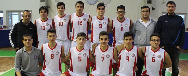 Genç erkekler basketbolda ilk maçlar oynandı