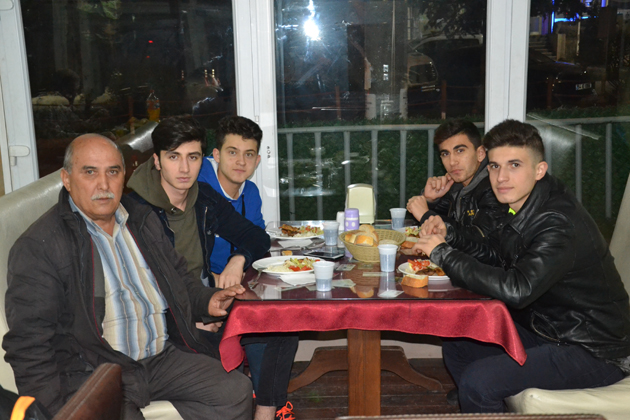 MOLLA’YA MORAL YEMEĞİ