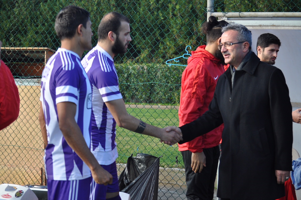 KÖŞKER’DEN MOR MENEKŞEYE SÜRPRİZ