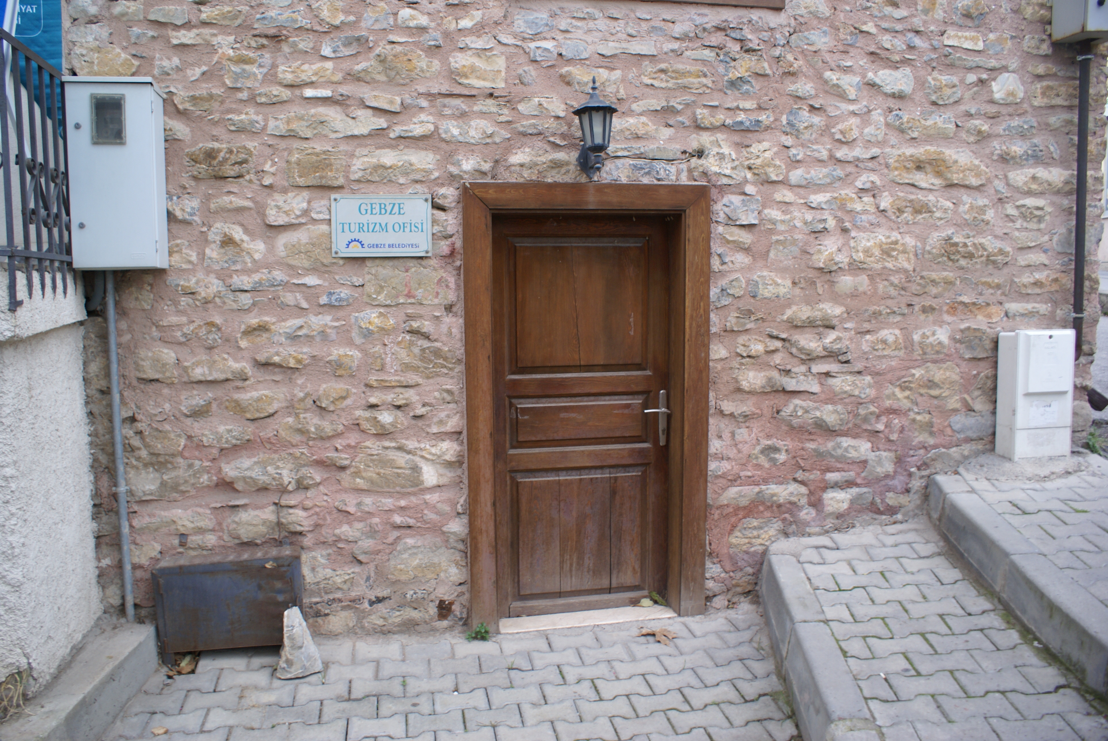 Kapısı açılmayan turizm ofisi!