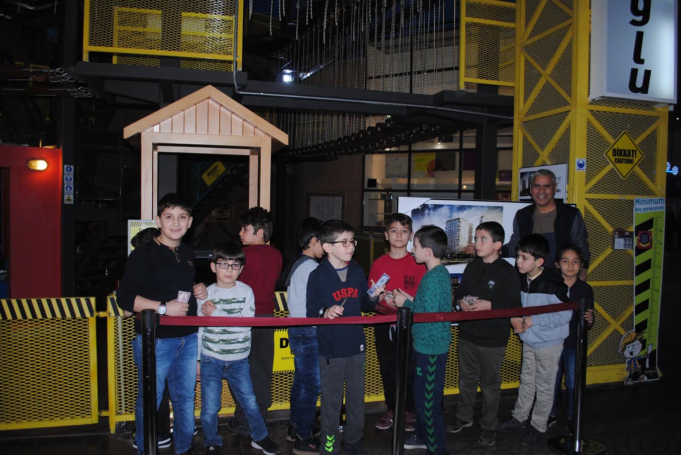 Minikler eğlenerek meslekleri öğrendi