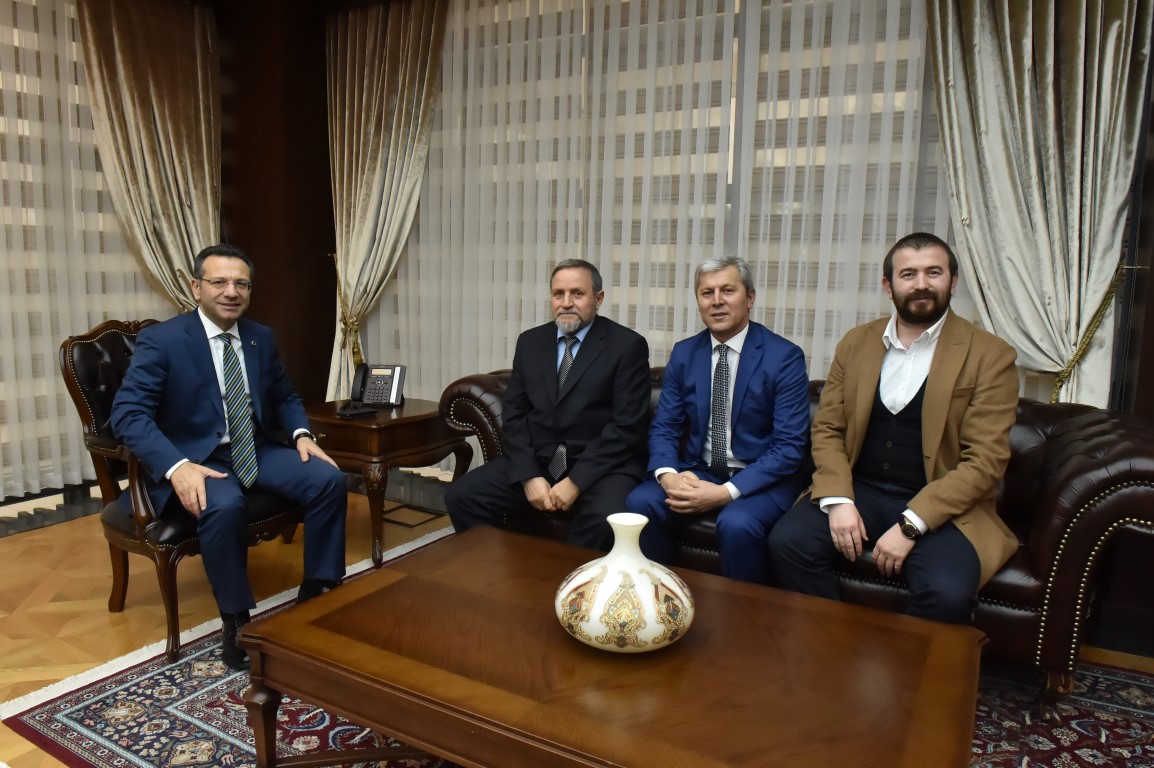 Gazete sahipleri Vali Aksoy ile görüştü