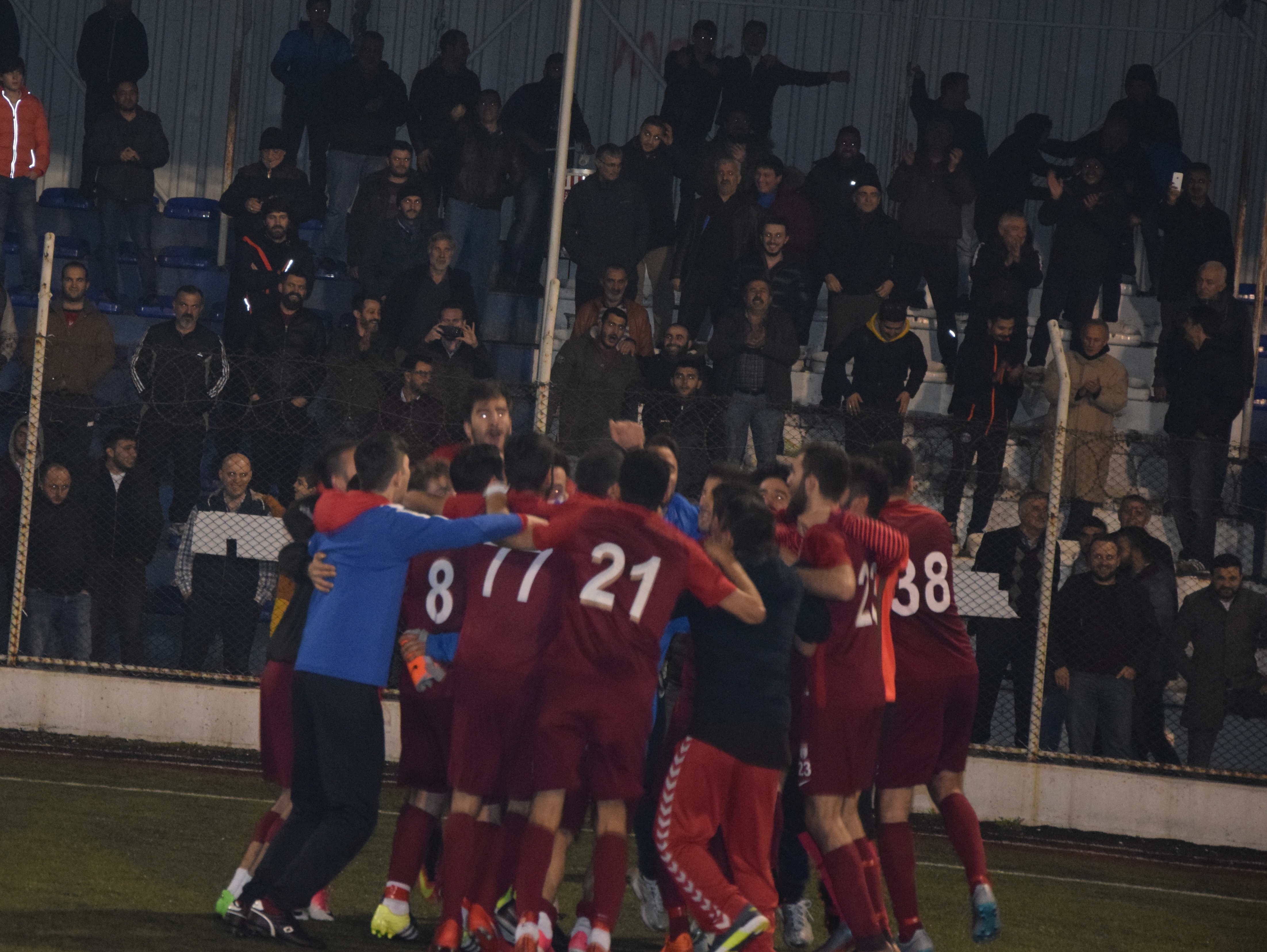 ŞAMPİYON KUPASINA KAVUŞUYOR