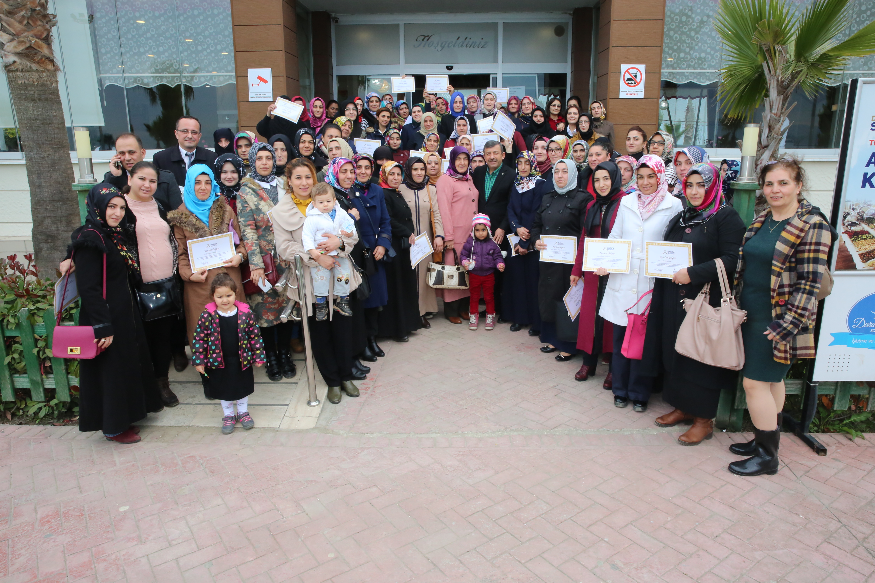 Anne ve baba eğitimleri sürüyor