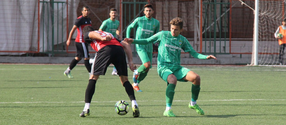 Belediye Derince’de şok ayrılık