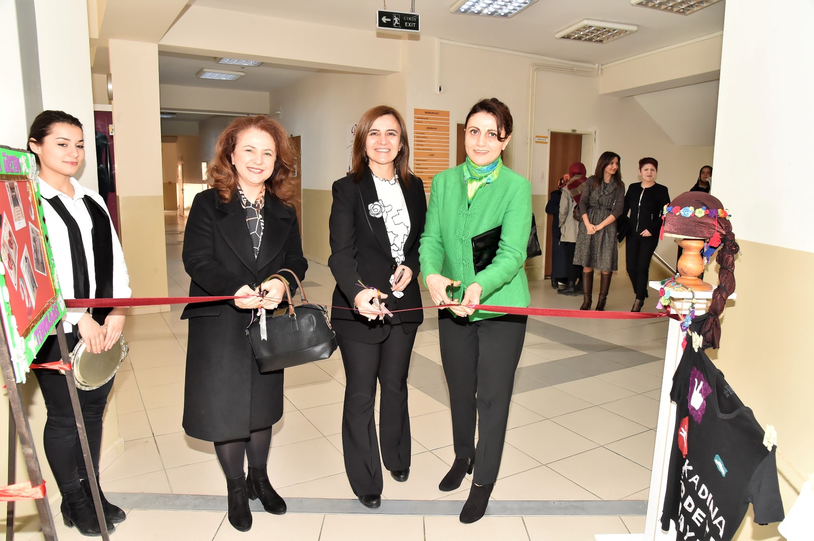 Hülya Aksoy sergi açılışı yaptı