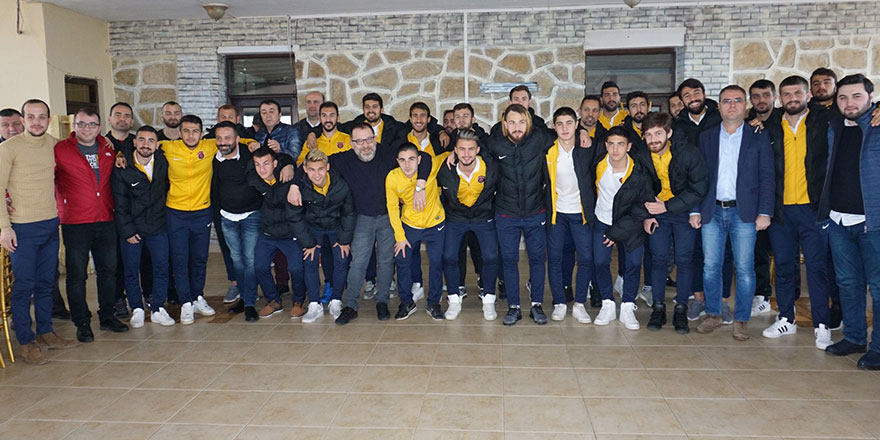 KAHVALTIDA BİR ARAYA GELDİ