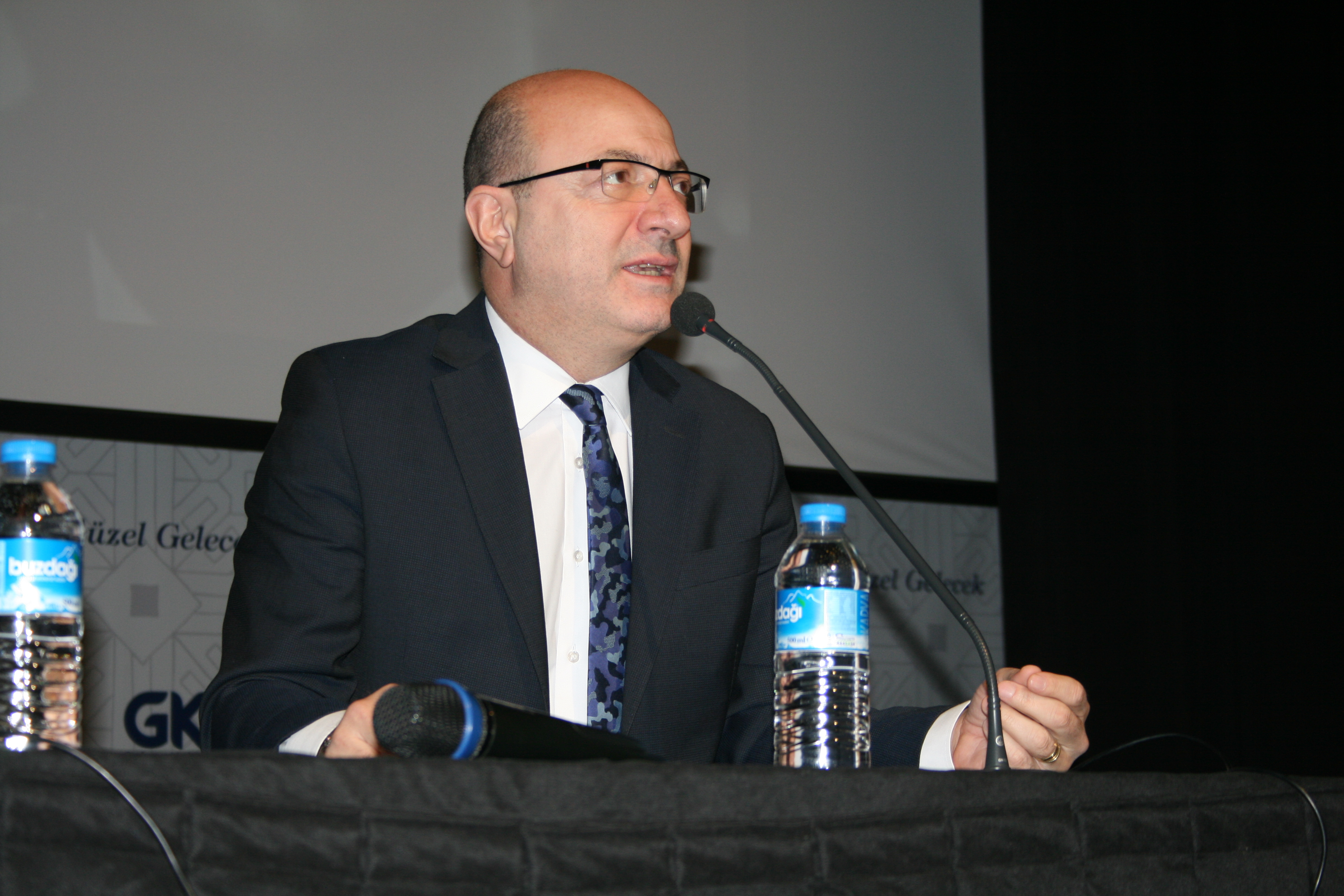 “Hükümet Anayasa Mahkemesini takmıyor”