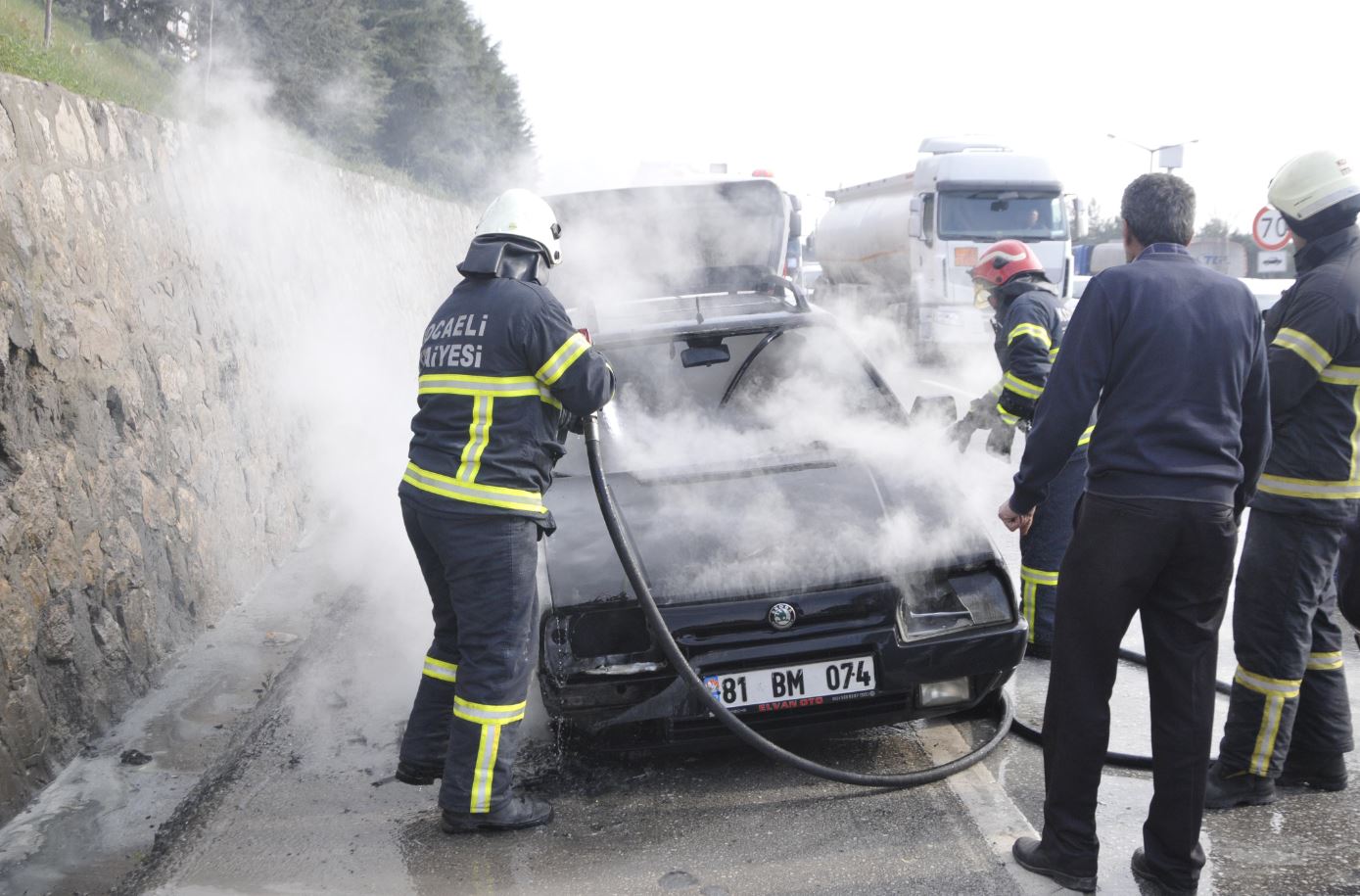 Hareket halinde ki otomobil yandı