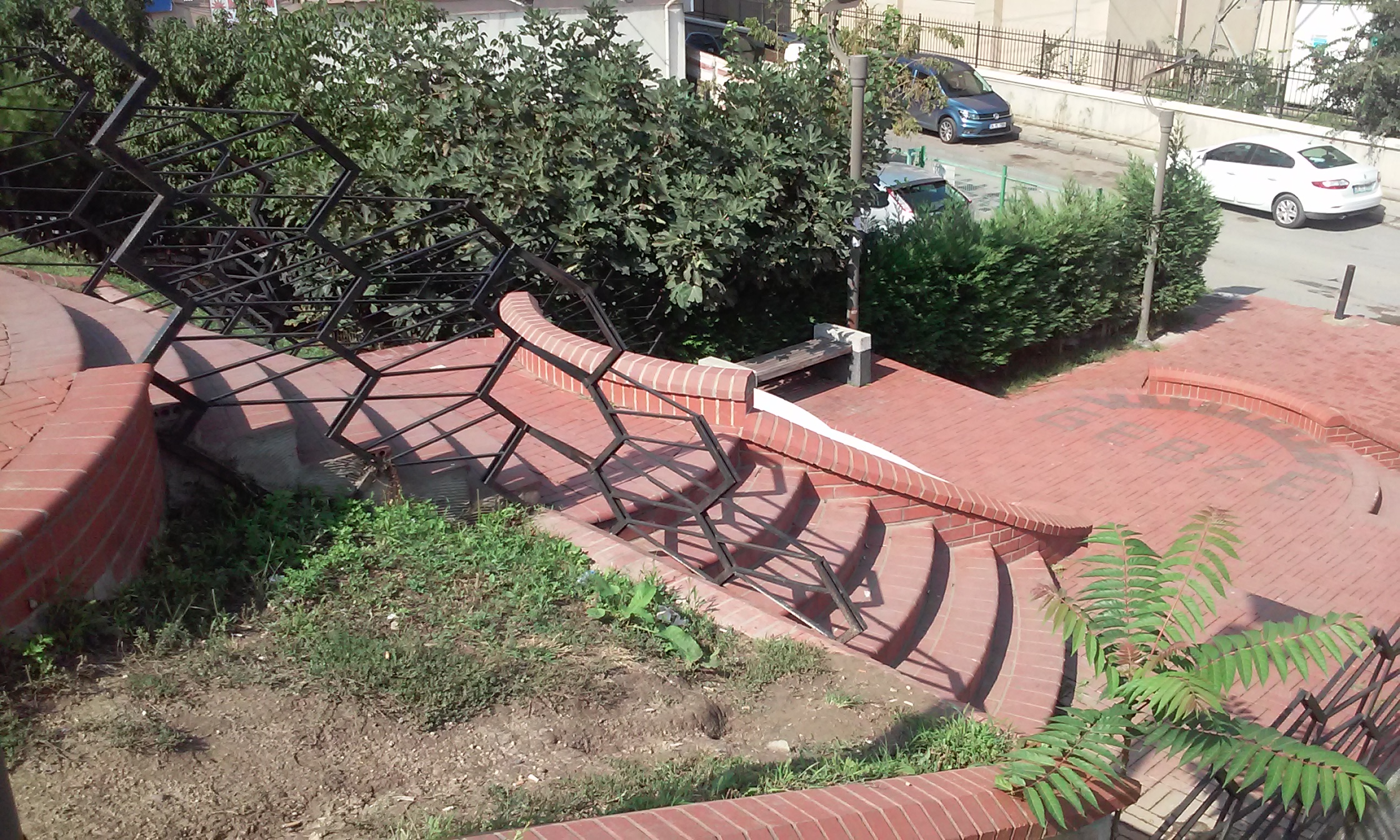 Engelliler büyük zorluk çekiyor