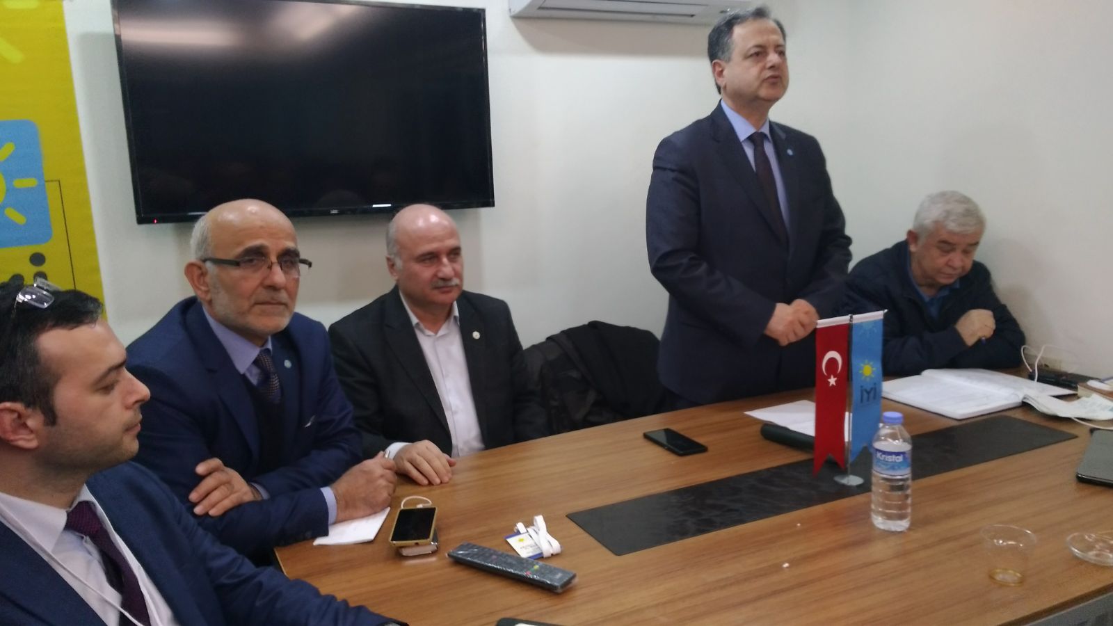 Yeni binada ilk yönetim toplantısı