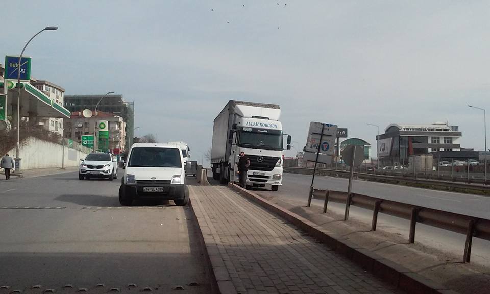 Köprü altı tehlike saçıyor