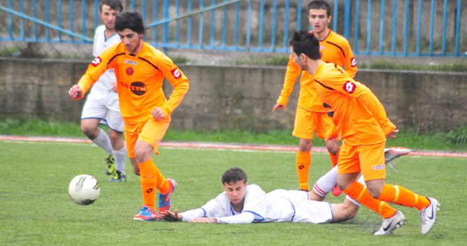 SULTAN KAÇTI MENEKŞE YAKALADI: 2-2