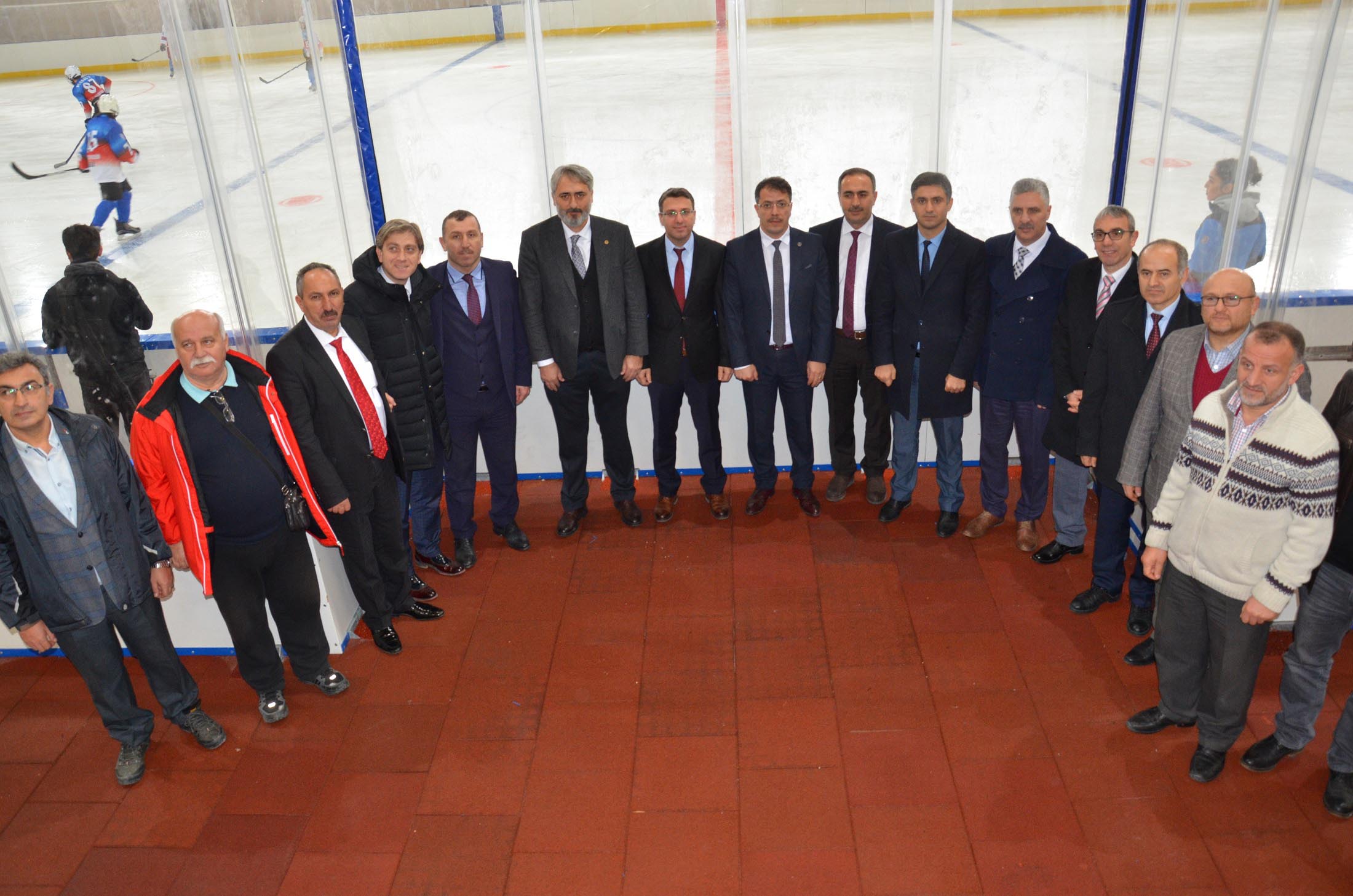 GEBZE’YE MUHTEŞEM OLİMPİK BUZ PİSTİ