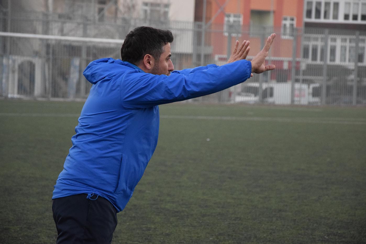 ANTRENÖRLERİN YILDIZ’I BOŞ DURMUYOR