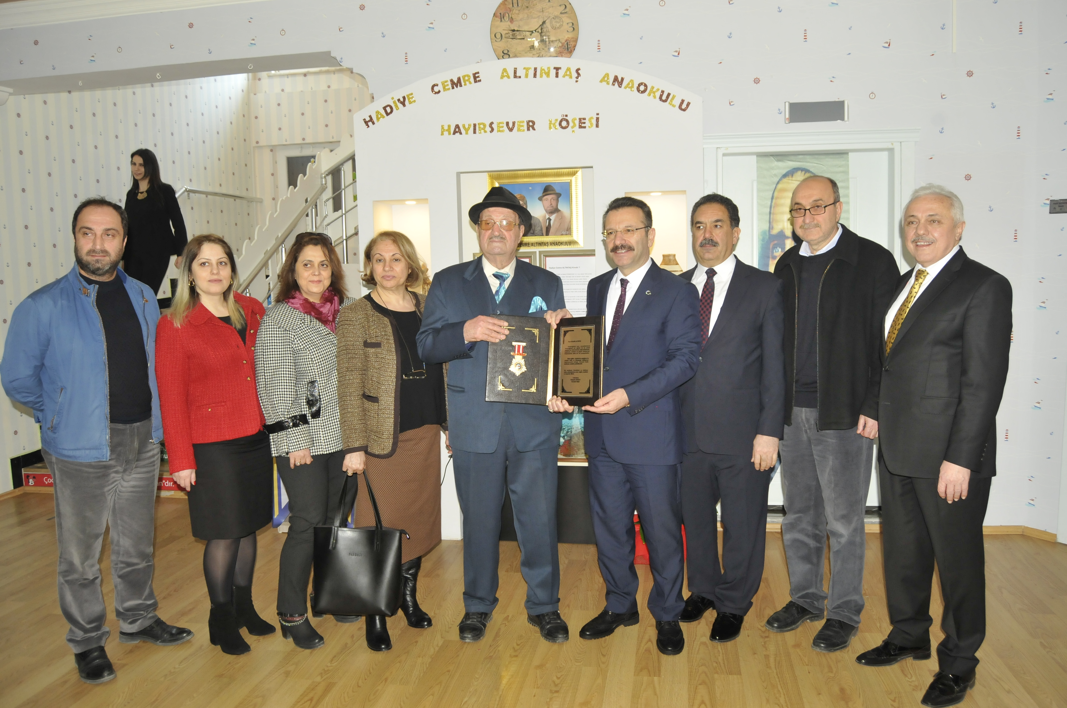 Vali Aksoy’dan Altıntaş’a teşekkür plaketi