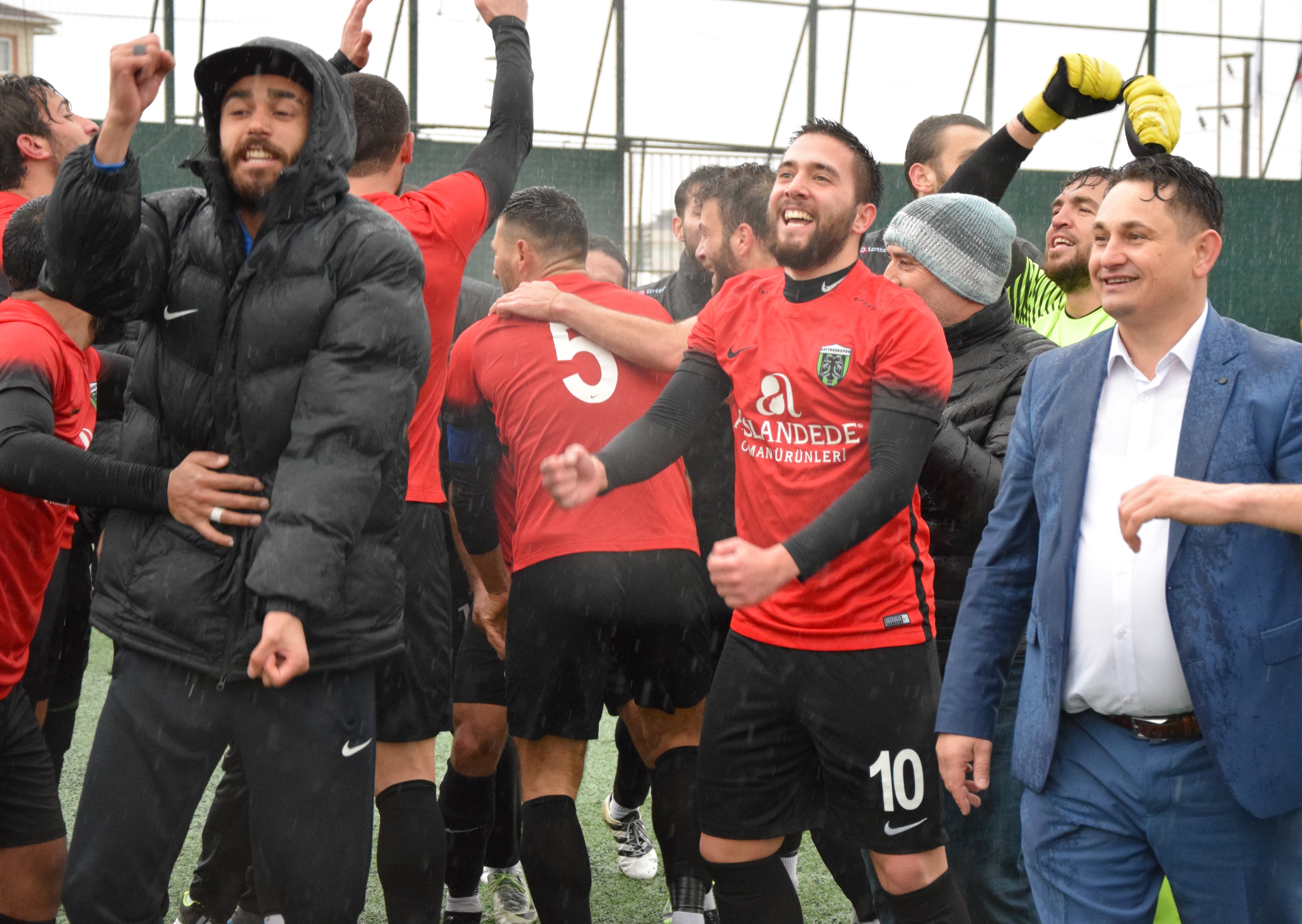 ÇAYIROVA FIRTINASI DİNMİYOR: 0-3