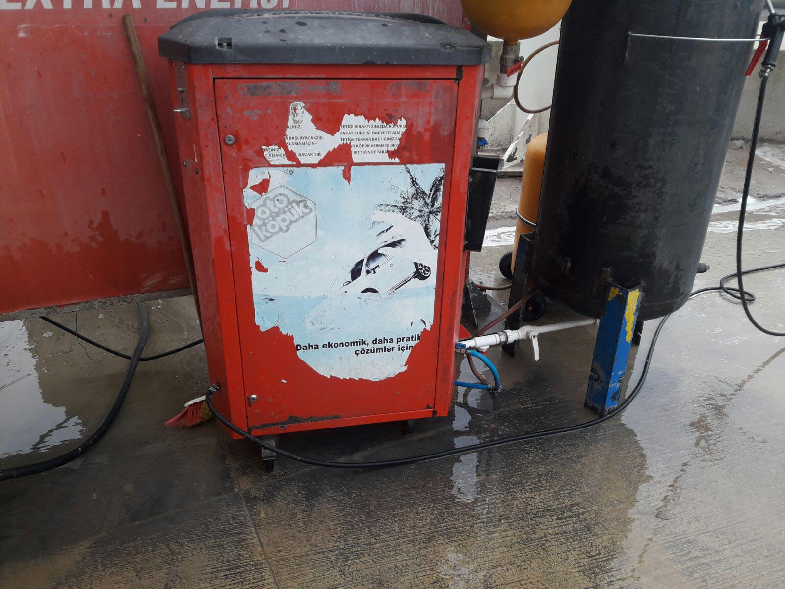 Makinede ki madeni paraları çaldılar
