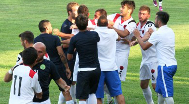 Hazırlık maçında olay çıktı