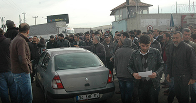 Polis kamyonculara müdahale etti