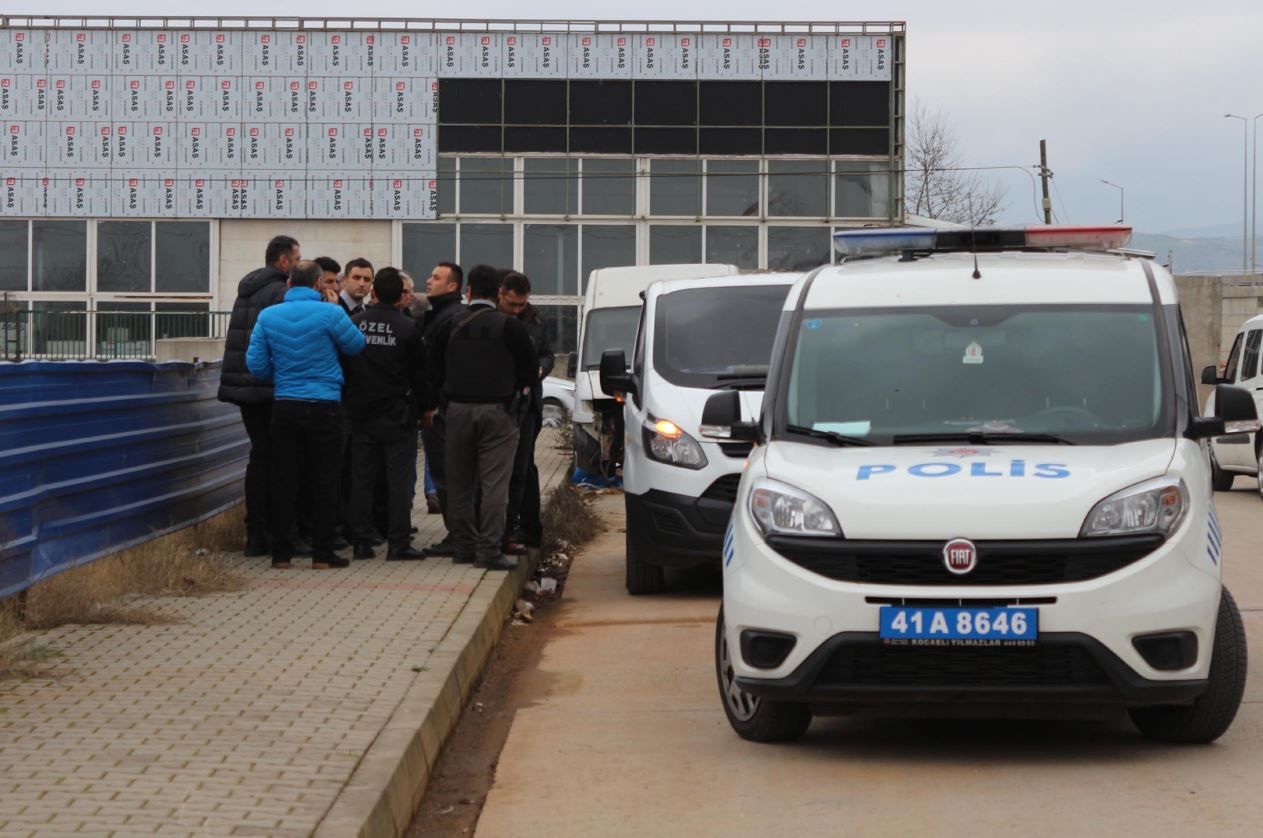 Sürücüsü olduğu banka nakil aracını soydu