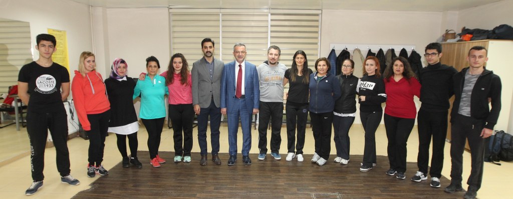 AK gençlere sertifikalar Köşker’den