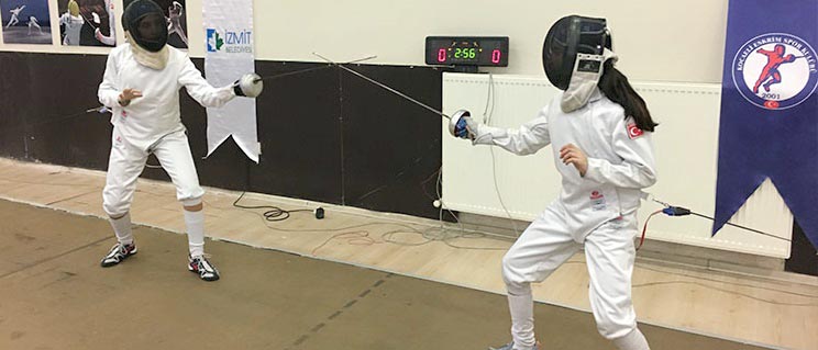 KILIÇLAR ÇEKİLDİ