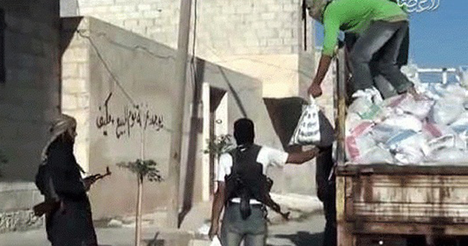 Türkiye'den giden yardımı El Kaide dağıtıyor