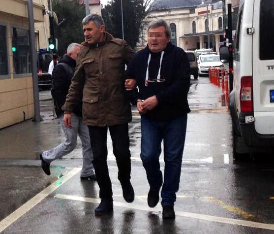 Polis suçüstü yakaladı