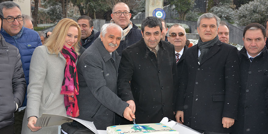 KSMMMO’dan Atatürk anıtına çelenk