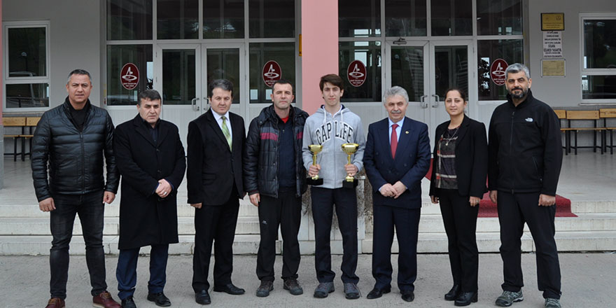 Ekrem bütün madalyalara talip