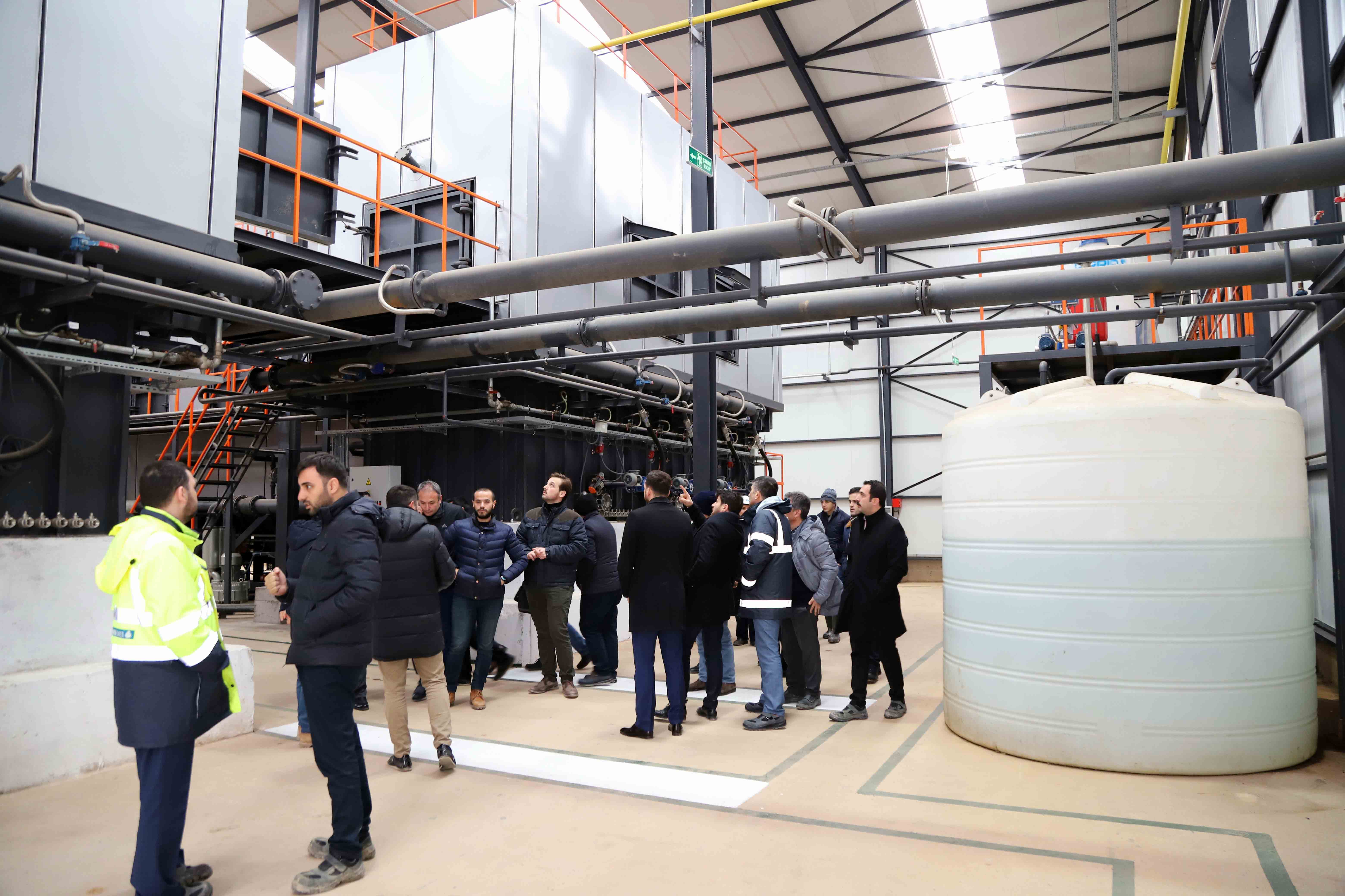 İSU çamur yakma tesisini incelediler