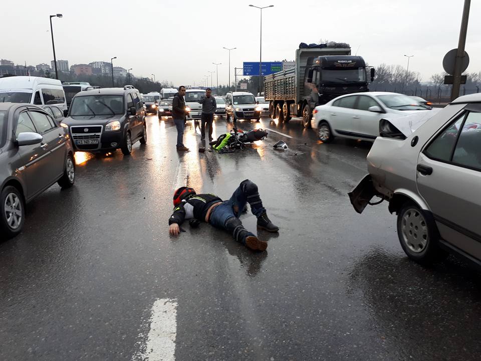 Motosiklet sürücüsü ölümden döndü