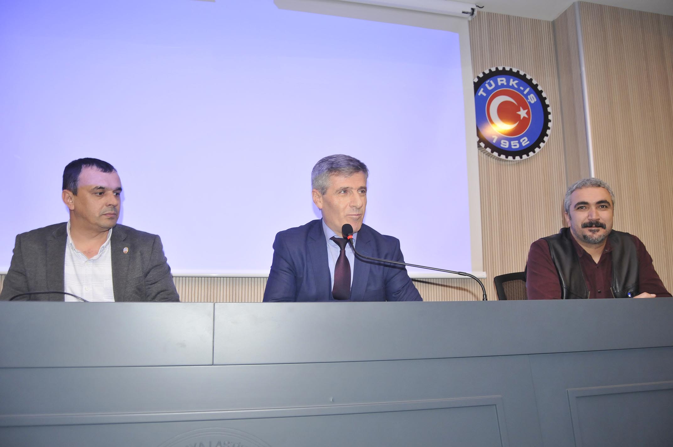 ‘8 Mart kadınlara bahşedilmiş bir gün değil’