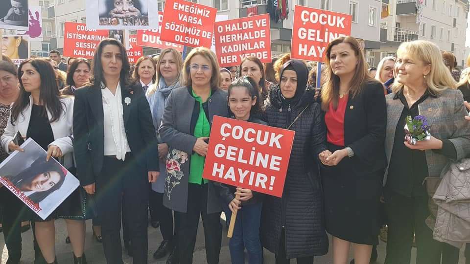 CHP’li kadınlar tacize, tecavüze karşı yürüdü