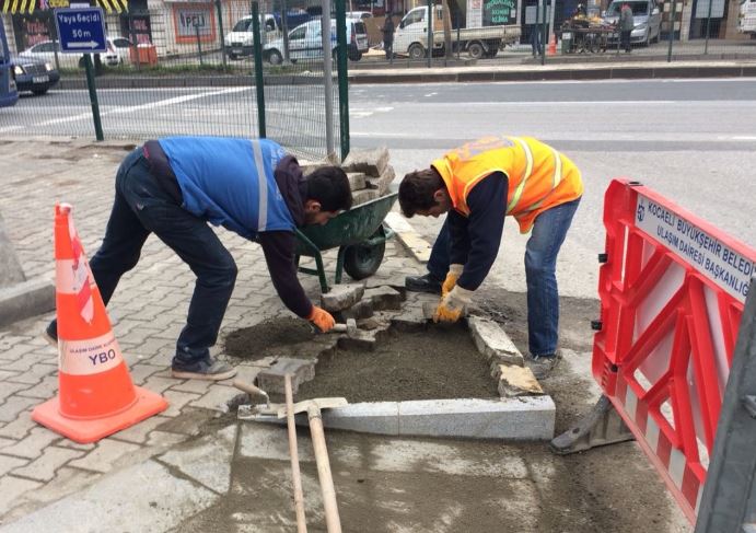 Yollarda engeller kaldırılıyor
