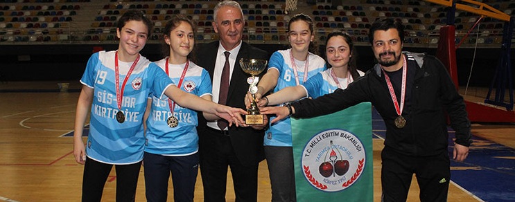 Yıldız Badminton’da kupalar sahiplerini buldu