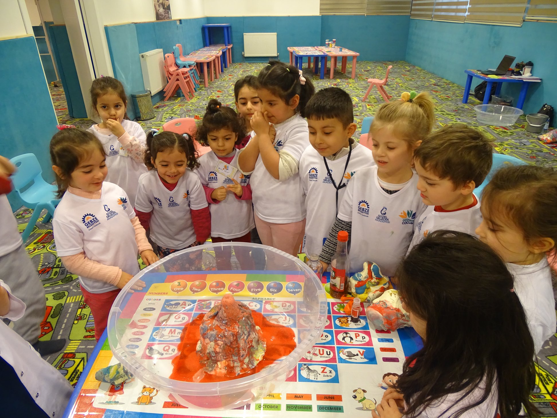 Miniklere eğlenceli dersler