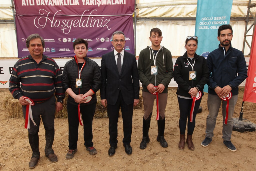 Mehmetçik Kupası’nda Ödüller Başkan Köşker’den