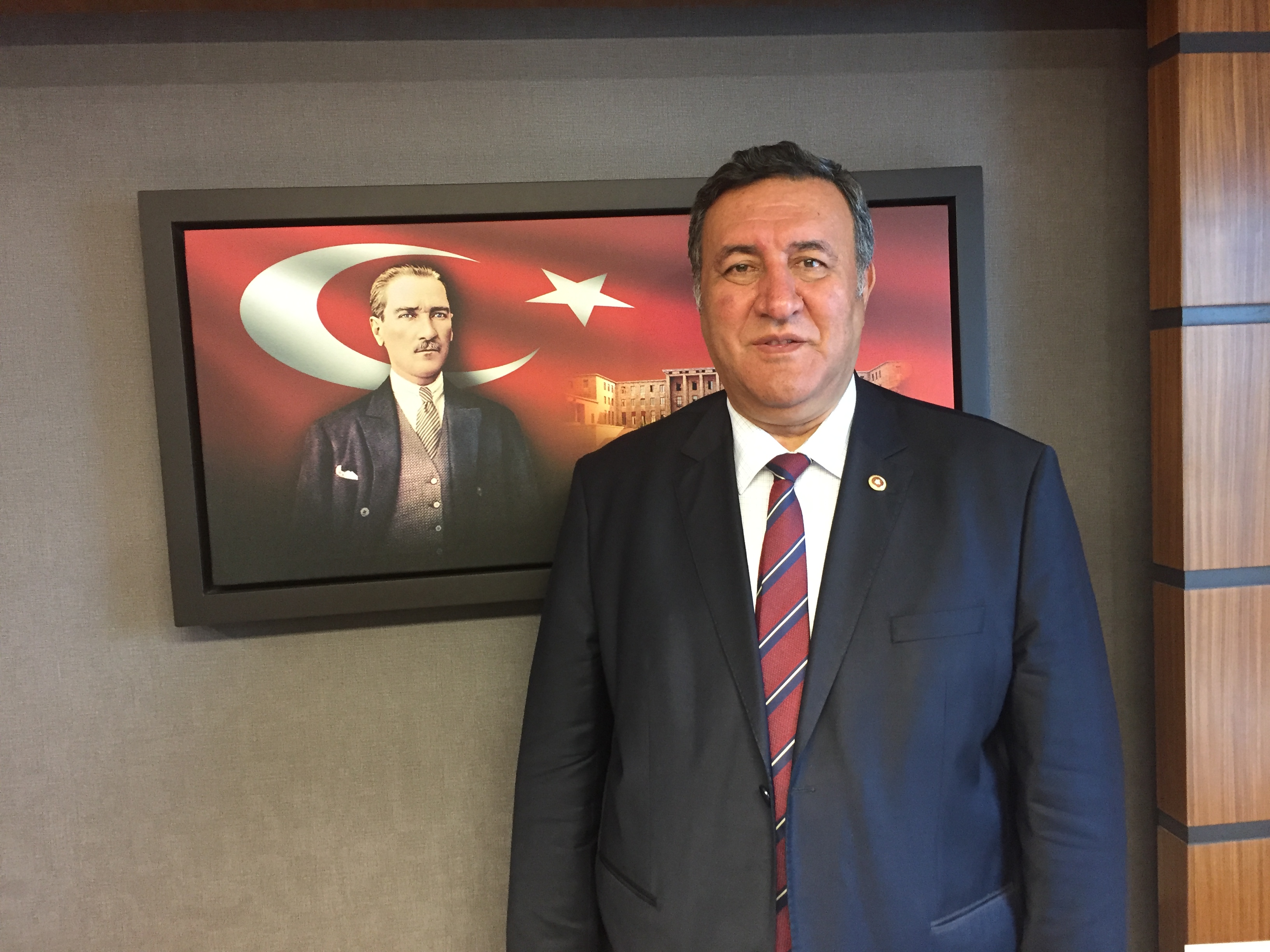 GÜRER: HİLELİ GIDA ÜRETENLERİ KİM KORUYOR?