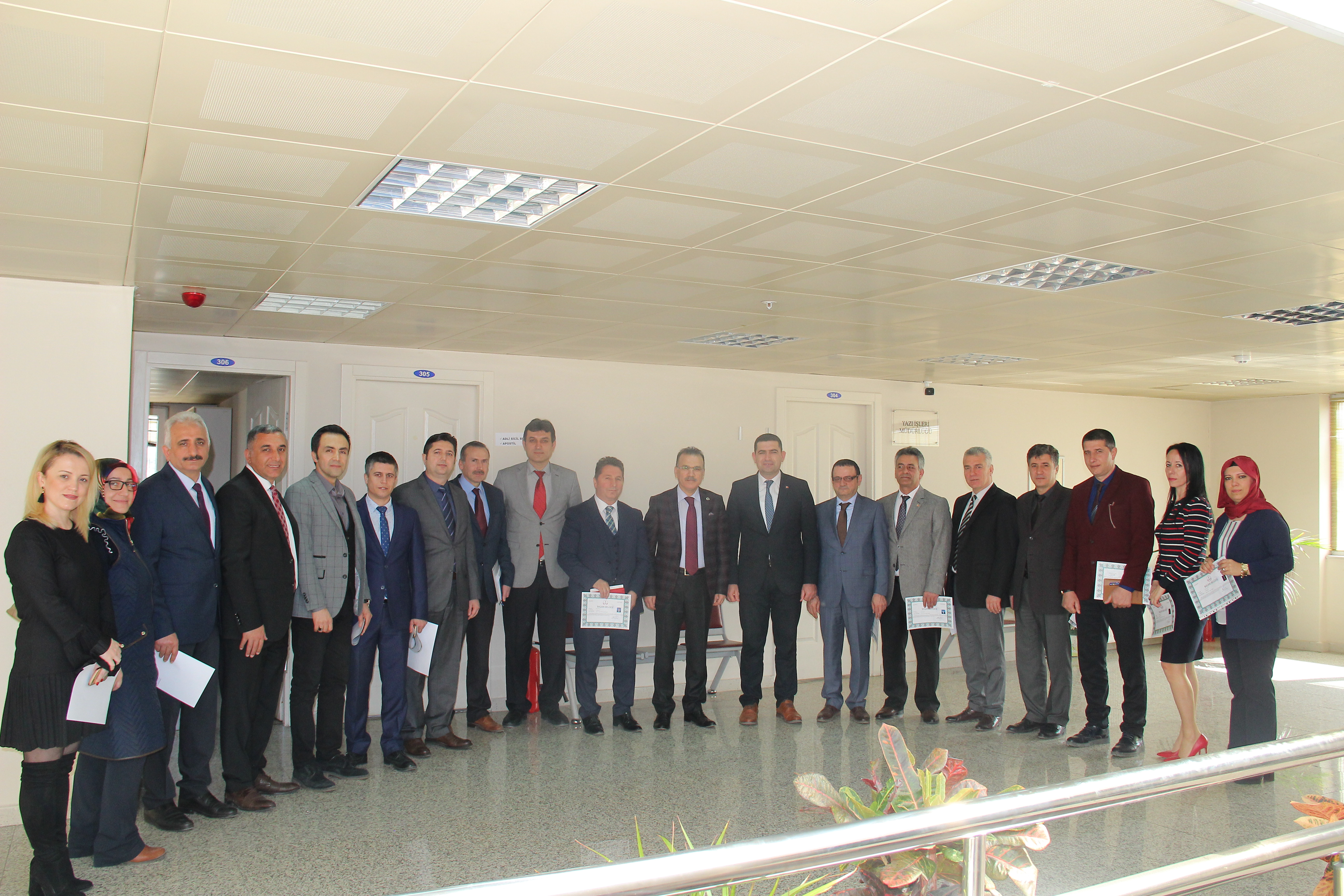  Eğitimcileri ödüllendirdi