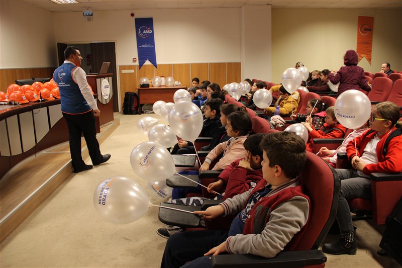 1577 kişiye afet eğitimi